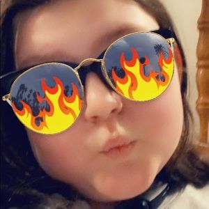 Meet your Posher, Kendra